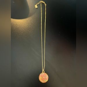 Lilly Pulitzer Print Pendent Necklace (gold)